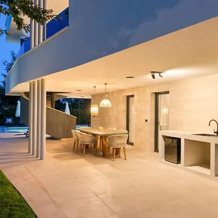 Tranquilla By 4*