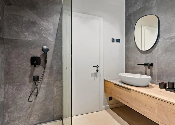 Gostinjska kuća Tranquilla By 4*